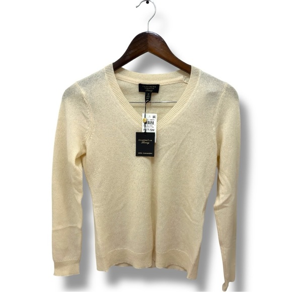195 Charter Club Luxury | NWT Cream Cashmere V-neck Sweater (size S/M) - Picture 2 of 10